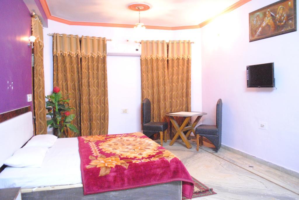 Hotel Rama Utsav Gwalior Room photo